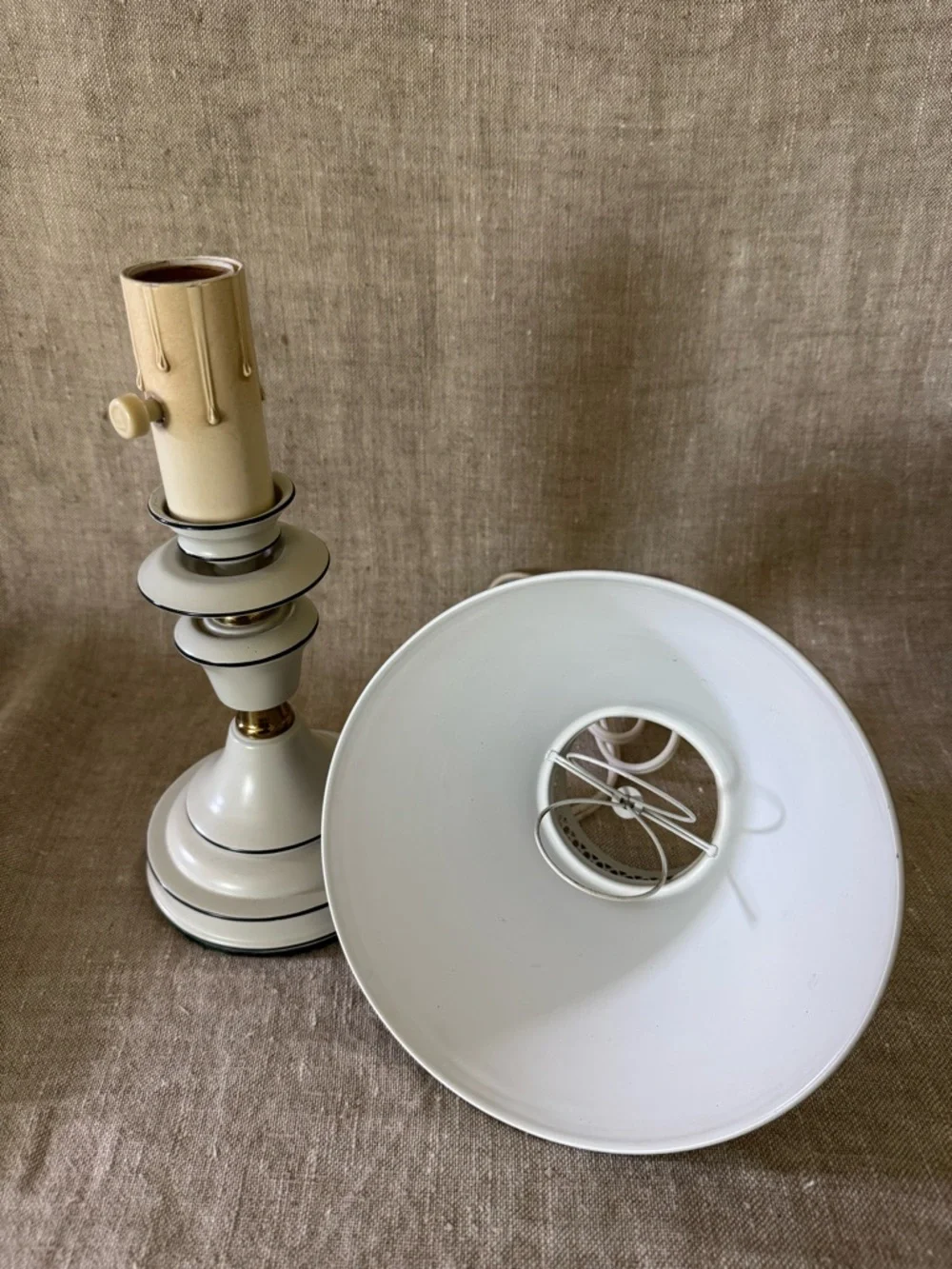 Vintage French Country Tole Metal Lamp